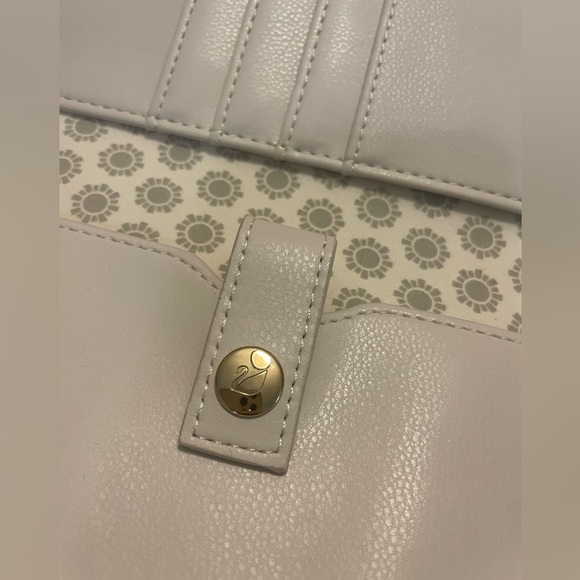 Swarovski Travel Wallet w/Wristlet Strap Winter White - Picture 7 of 11